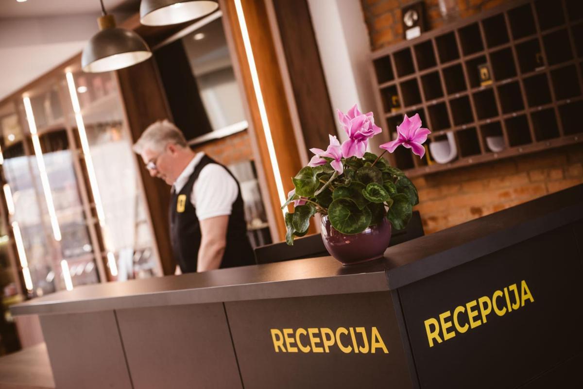 Hotel Strk Мурска Собота Екстериор снимка